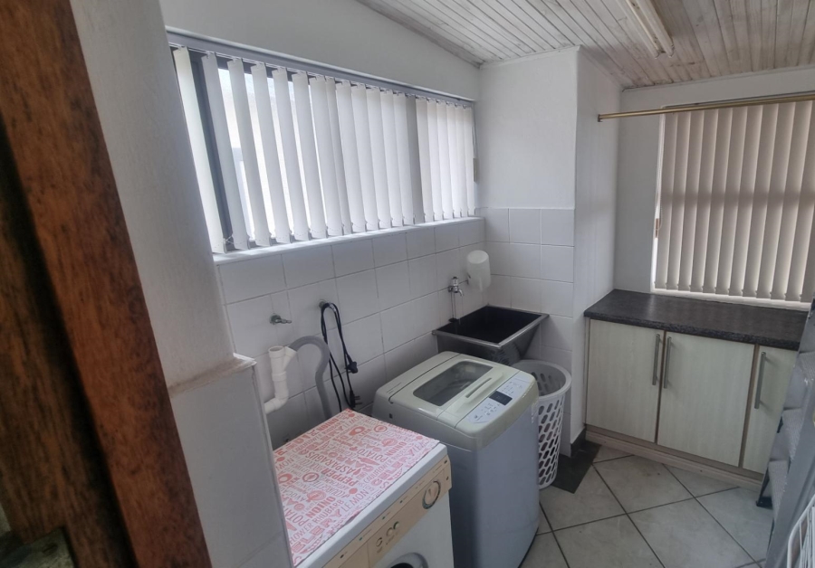 5 Bedroom Property for Sale in Yzerfontein Western Cape